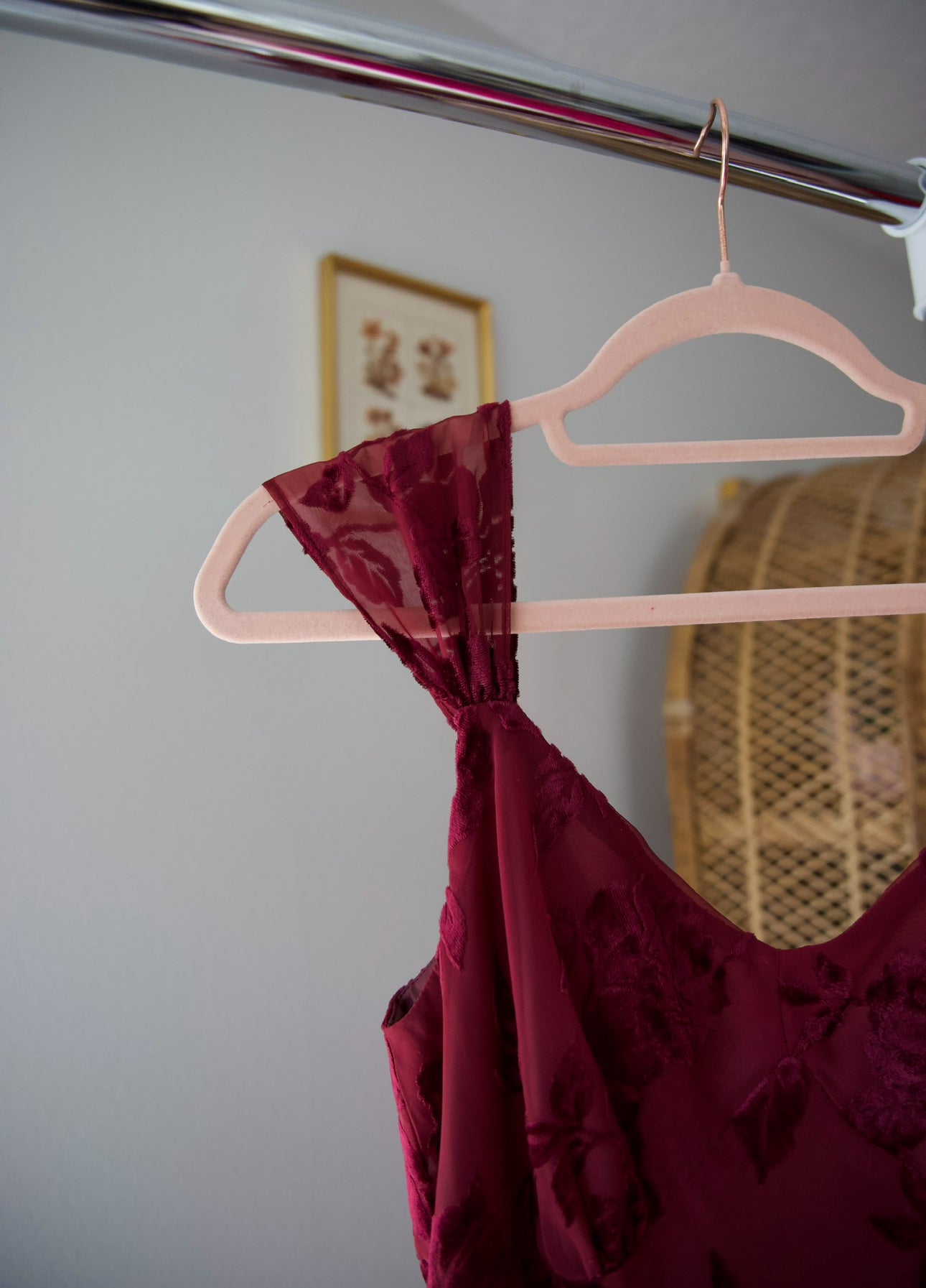 Vintage burgundy velvet floral dress Lua Mae Vintage burgundy velvet floral dress Lua Mae